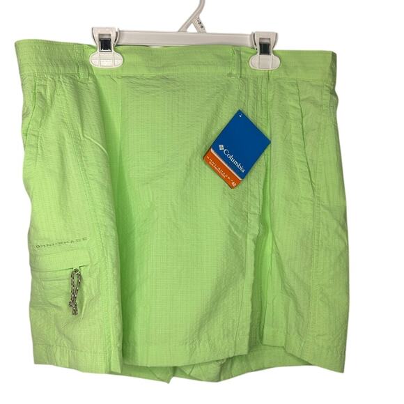 Columbia Pants - Columbia PFG Omnishade Skort Size Medium Eagle Eye Green Zip Outdoor Hiking NWT